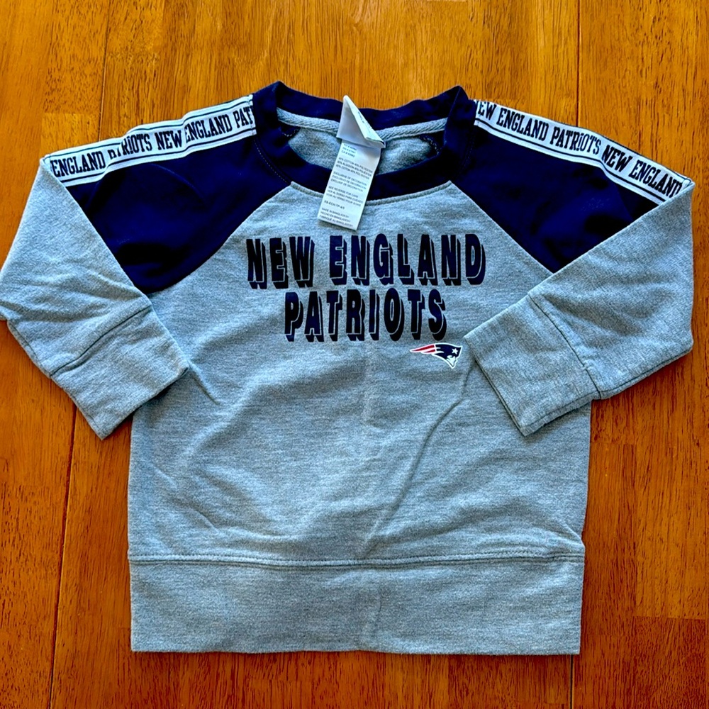 Girls XS like new Patriots sweatshirt